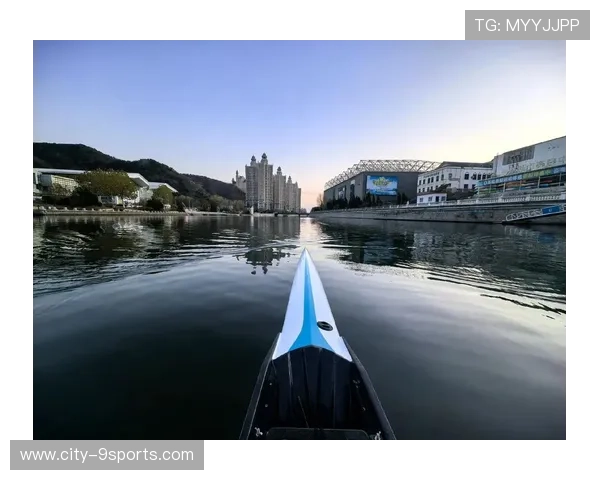 赛艇项目强化划频控制，队伍节奏更加统一